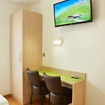 Darcet Hotel 2*