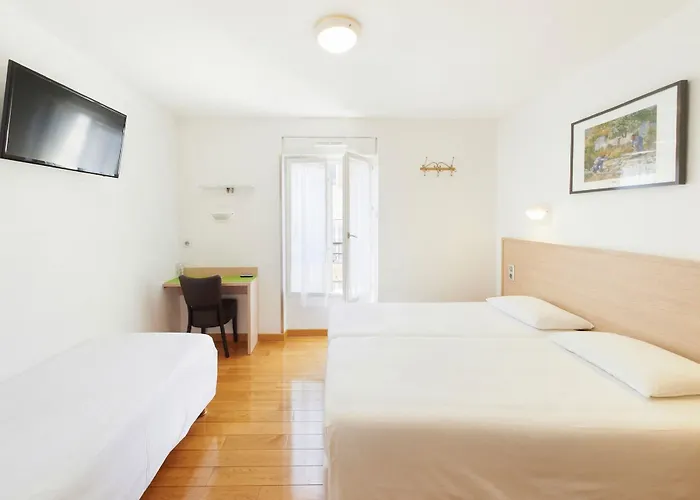 ホテル　ダルセ 2* パリ