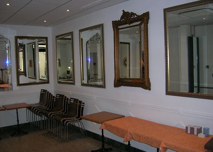 ホテル　ダルセ 2* パリ