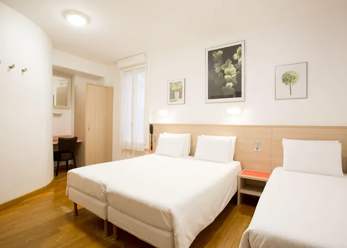 ホテル　ダルセ 2* パリ