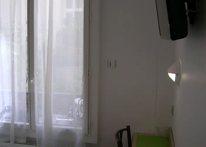 ホテル　ダルセ 2* パリ